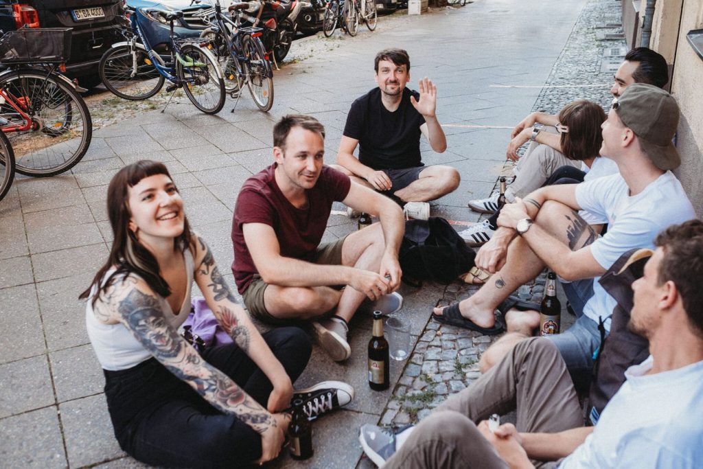 Offener Arbeitsbereich im CU.Office Berlin mit Shared Desks